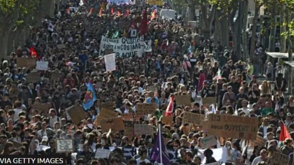FOTO/ Școlile și universitățile se golesc, iar străzile sunt pline de tineri. Proteste de amploare în Franța