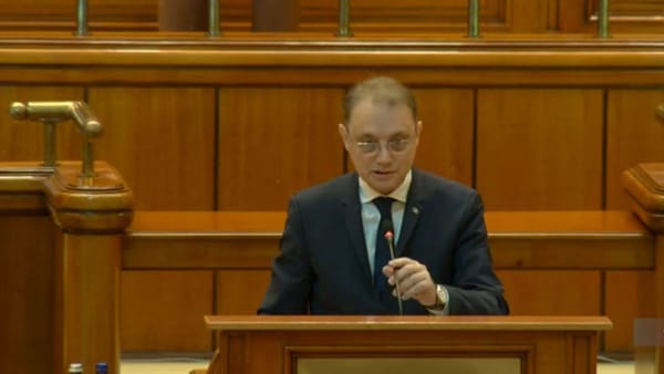 România are un nou Guvern după aproape jumătate de an de blocaj politic. Cine este Luca Niculescu