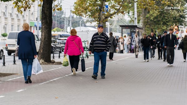INFOGRAFIC/ Câți oameni locuiesc în Chișinău, cât câștigă și câți turiști îl vizitează. Capitala, în cifre