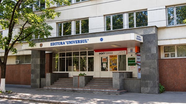 Artiștii vor putea folosi spațiile de la „Universul” la tarife reduse. Cum pot solicita facilitatea