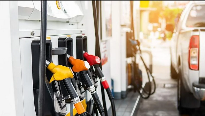 Continuă scumpirile la carburanți. Tarifele afișate de ANRE pentru următoarea zi