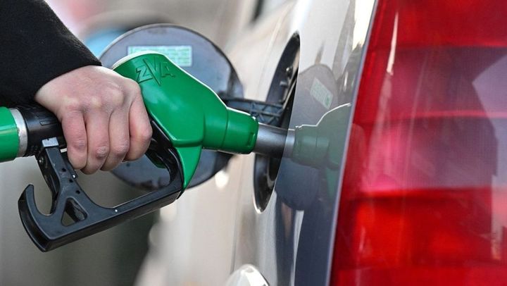 Carburanții se scumpesc a cincea zi consecutiv. Cât vor achita șoferii în weekend