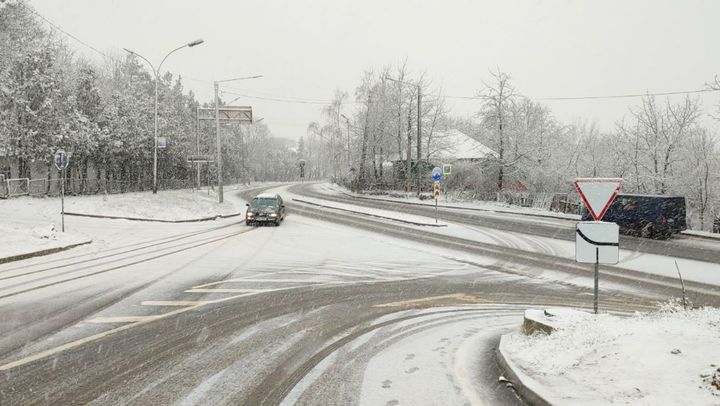 GALERIE FOTO/ Ninsoare și lapoviță în nordul și centrul țării