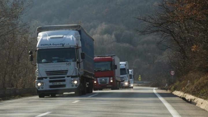 Taxele de drum pentru transportul de mare tonaj, calculate în funcție de numărul de kilometri parcurși