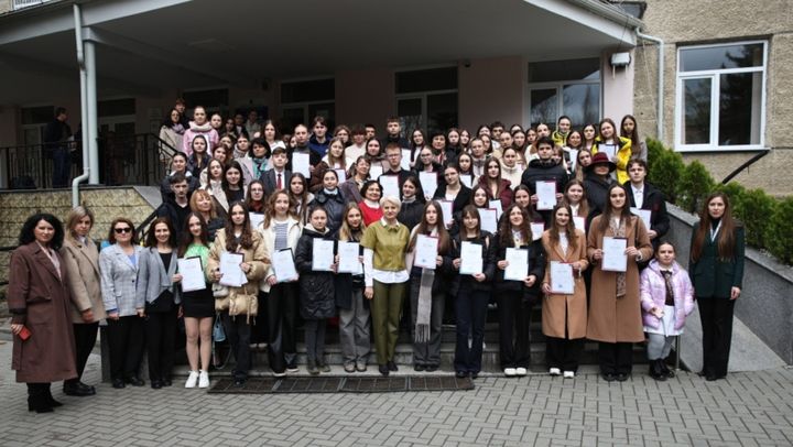 Peste 70 de elevi au fost premiați în cadrul Olimpiadei Republicane la limba franceză și germană