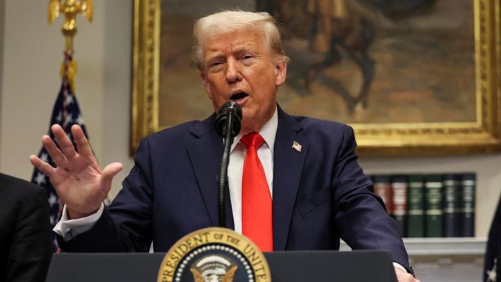 Donald Trump suspendă pentru 90 de zile tarifele vamale majorate, cu excepția celor împotriva Chinei