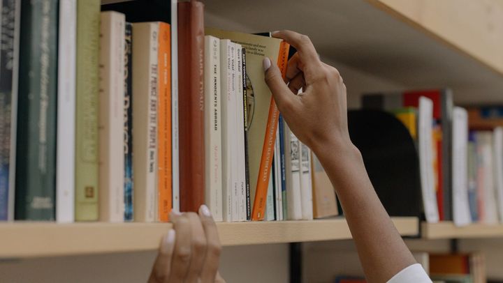 Câte biblioteci funcționează în R. Moldova și câți bibliotecari activează în acestea