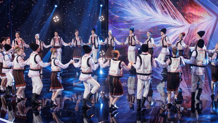 Un ansamblu de la Cahul a impresionat jurații de la „Românii au talent”. „Nufărul” a luat patru de „DA”