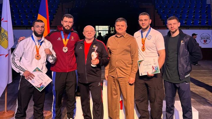 Argint și bronz: Pugiliștii moldoveni au cucerit trei medalii la Turneul Internațional de box „Cupa Erevan”