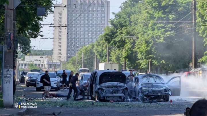 Atac de amploare în Ucraina. Trei persoane au fost ucise și alte 20 rănite în centrul orașului Sumî