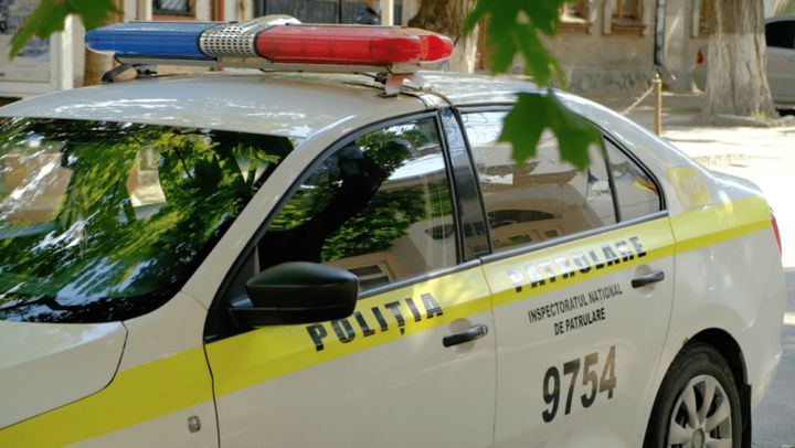 Un polițist din Drochia a accidentat mortal o femeie. Ar fi fost târâtă circa 20 de metri pe capota mașinii