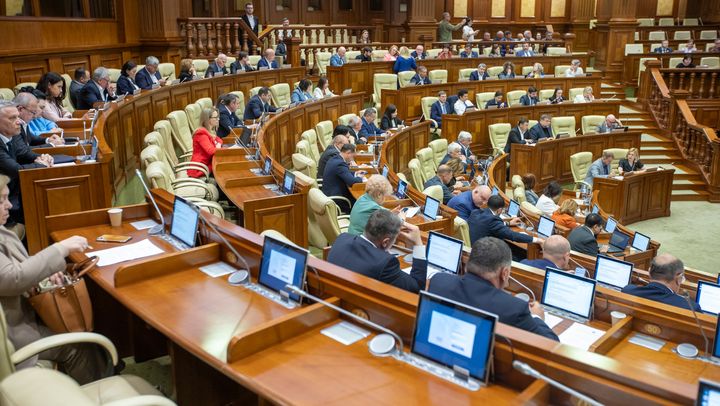 Mandatul actualei legislaturi a Parlamentului expiră pe 11 iulie, dar va fi prelungit