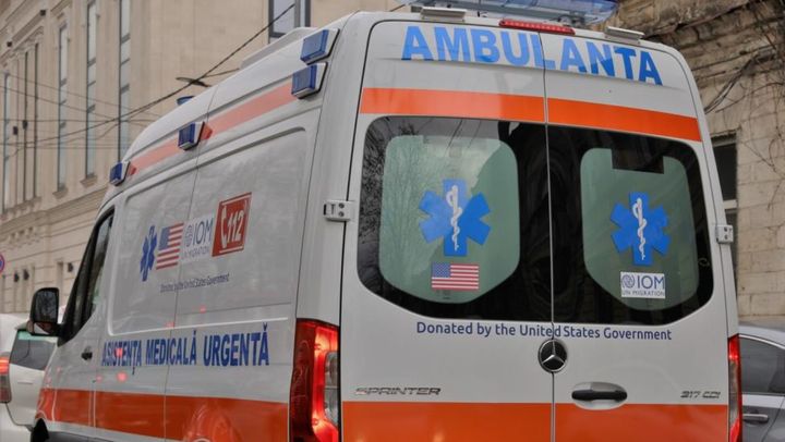 Un bărbat de 53 de ani a murit, după ce a fost tamponat de un camion, pe traseul R-6 Bălți-Chișinău